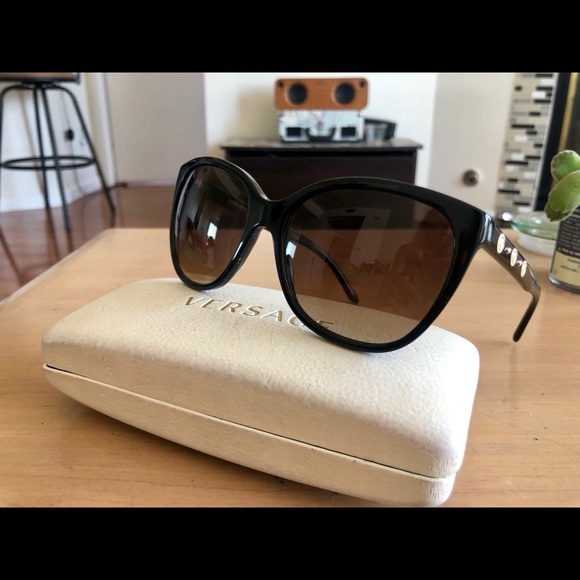 Versace Women’s Sunglasses VE4281 main image 4